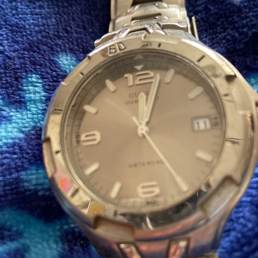 🤍🤍 Men’s guess watch - Picture 4 of 8